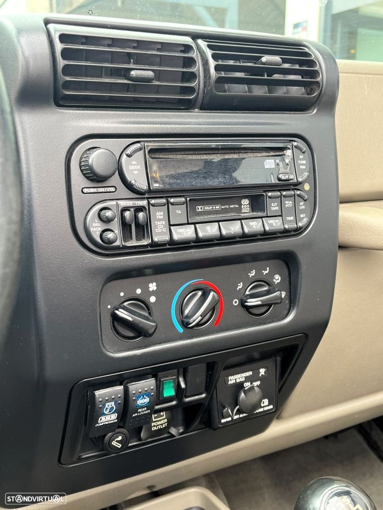 Jeep Wrangler 2.4 - 7