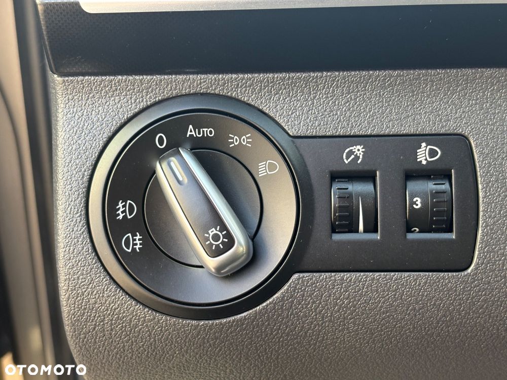 Volkswagen Touran 1.4 TGI BlueMotion DSG Cup - 9