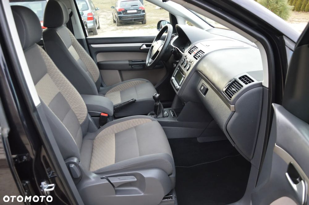 Volkswagen Touran 2.0 TDI DPF Cross - 24