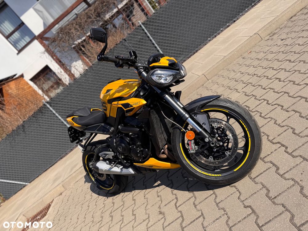 Triumph Street Triple - 4