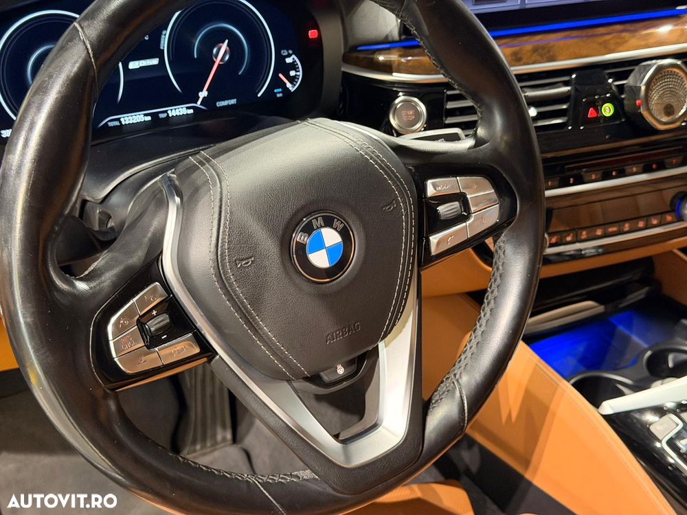 BMW Seria 5 530e Aut. Luxury Line - 24