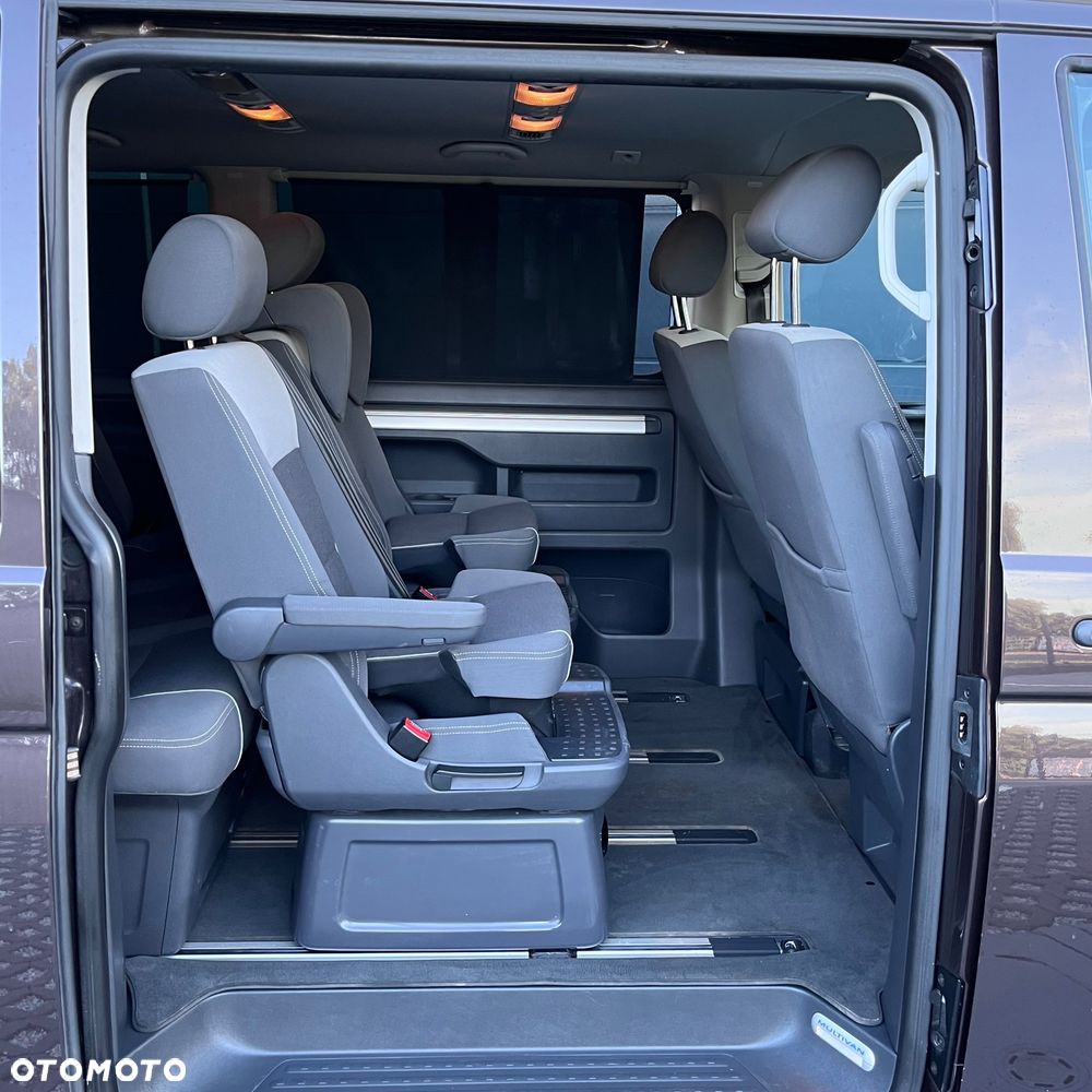 Volkswagen Multivan - 12