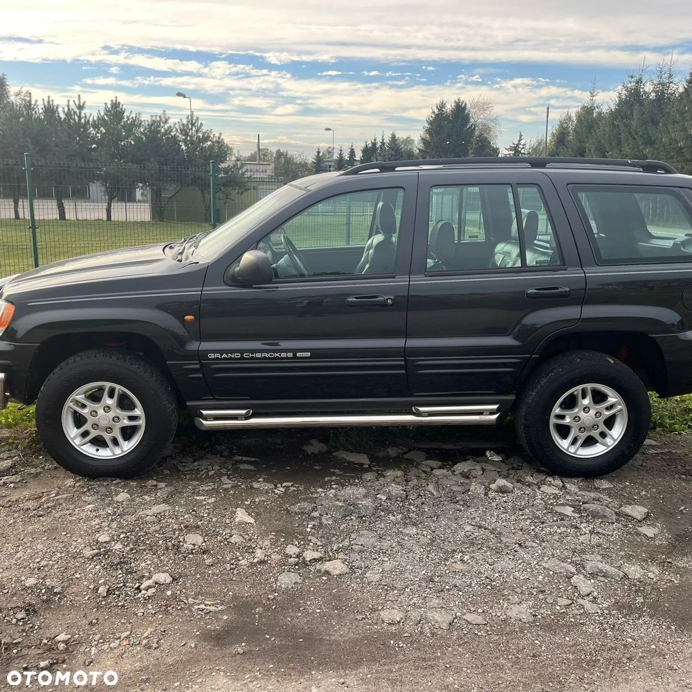 Jeep Grand Cherokee - 38
