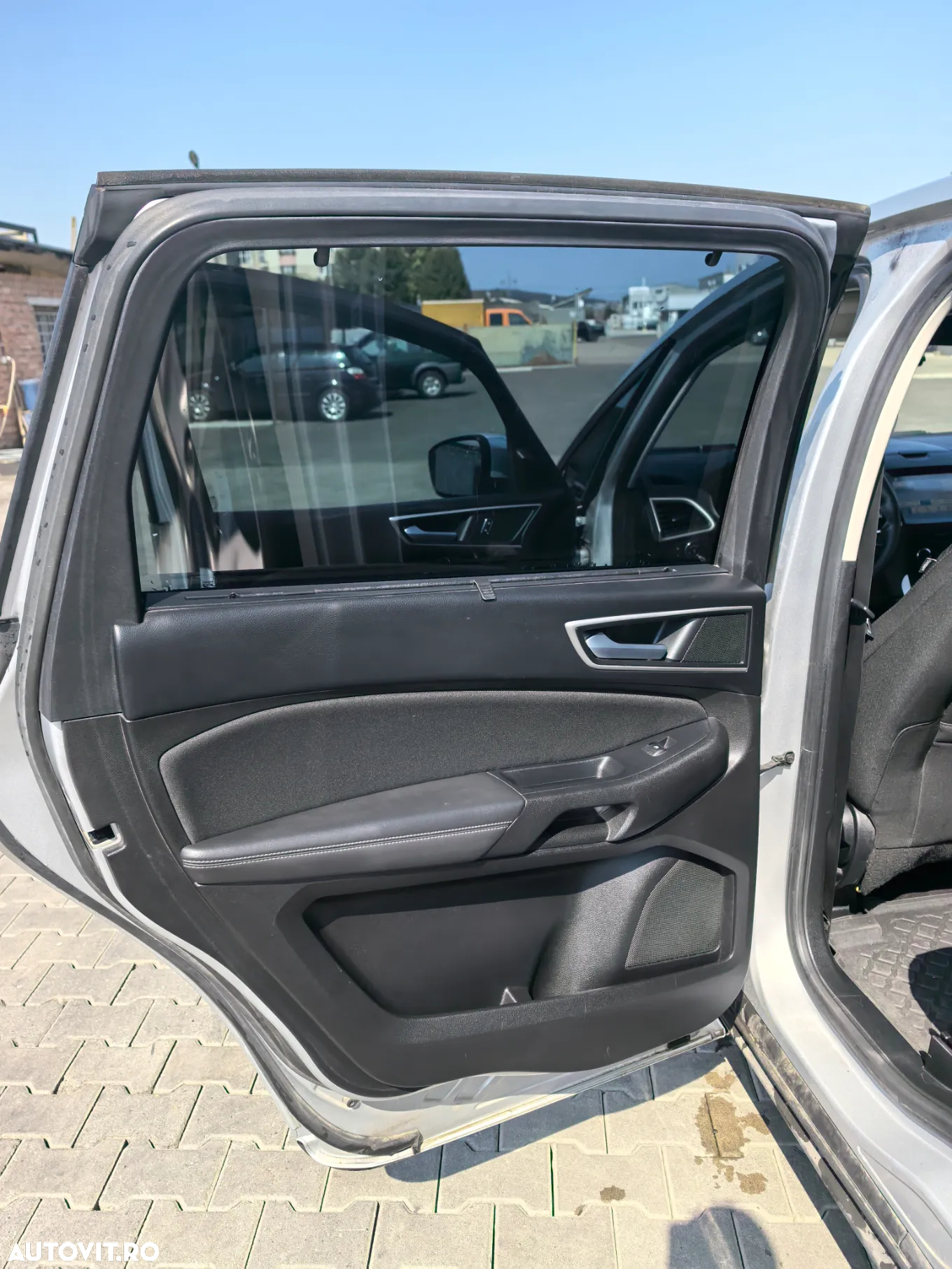 Ford S-Max - 11