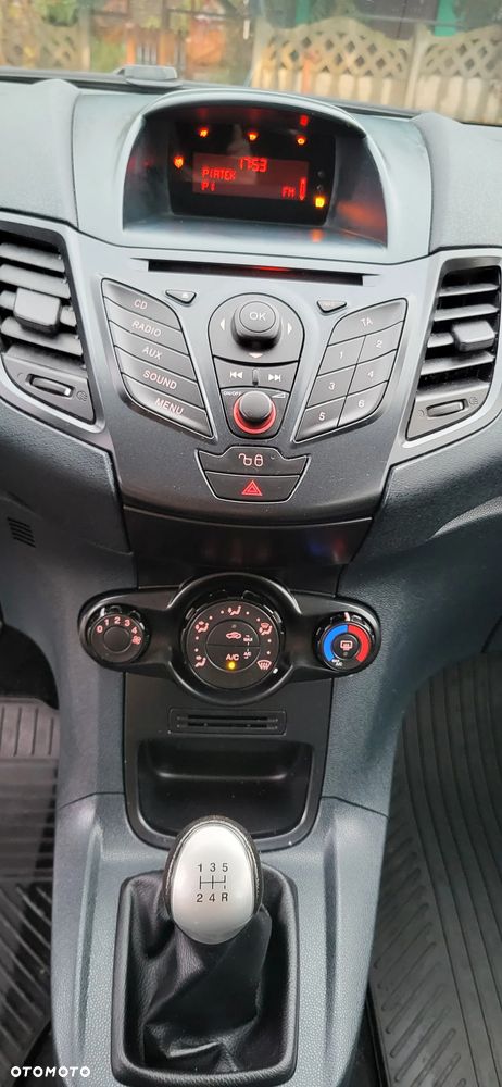 Ford Fiesta 1.25 Ambiente - 24