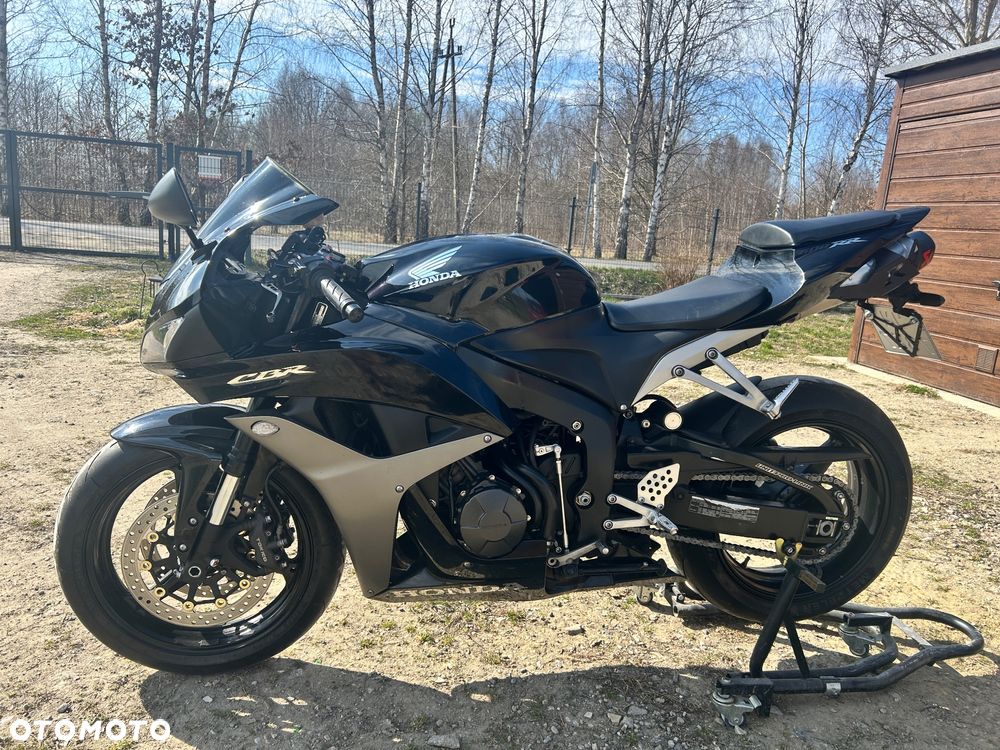 Honda CBR - 1