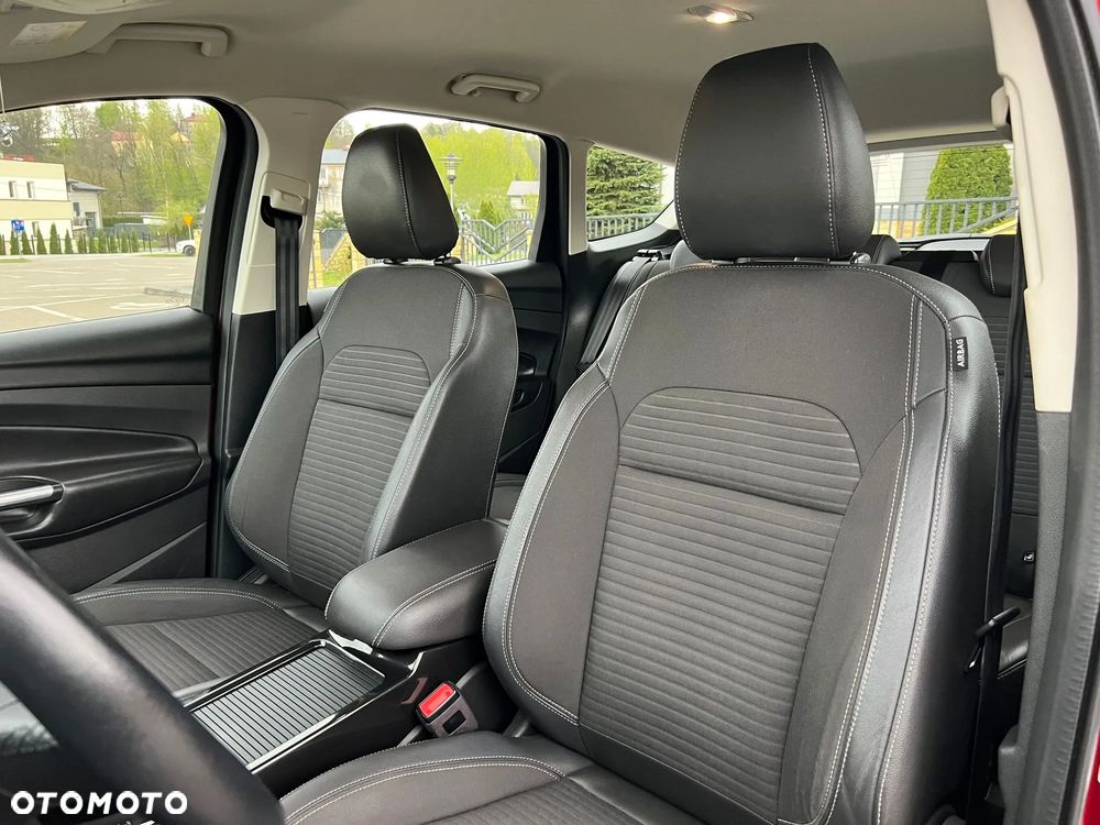 Ford Kuga - 34
