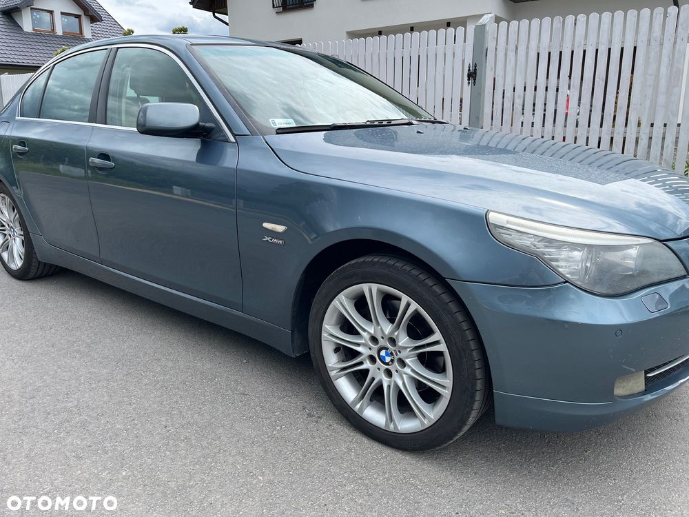 BMW Seria 5 525i xDrive - 7