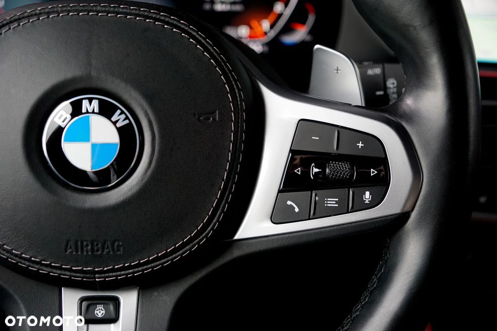 BMW X5 M M50i - 35