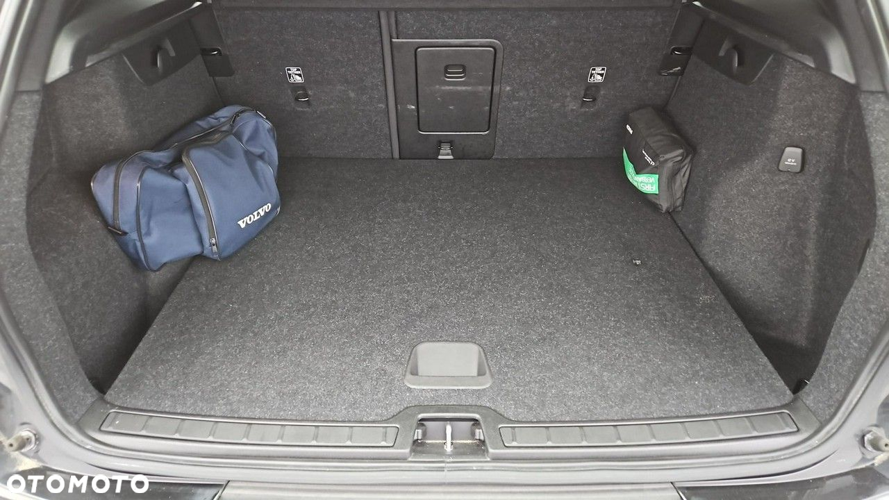 Volvo XC 40 - 24