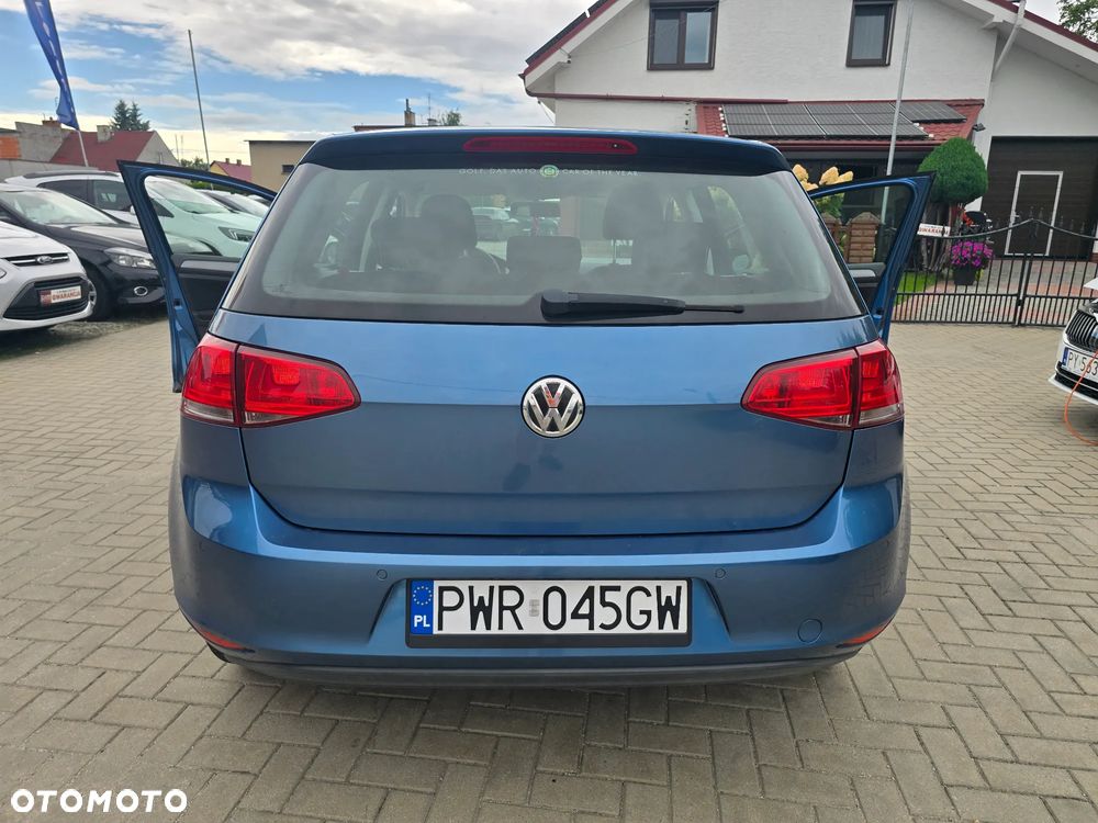 Volkswagen Golf - 22