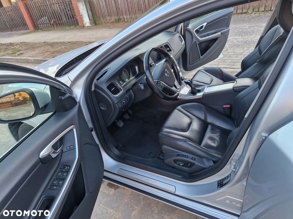 Volvo V60 D2 Ocean Race - 16