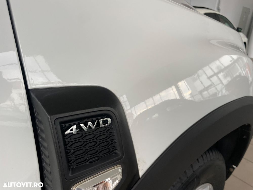 Dacia Duster 1.6 SCe 4WD Comfort - 28