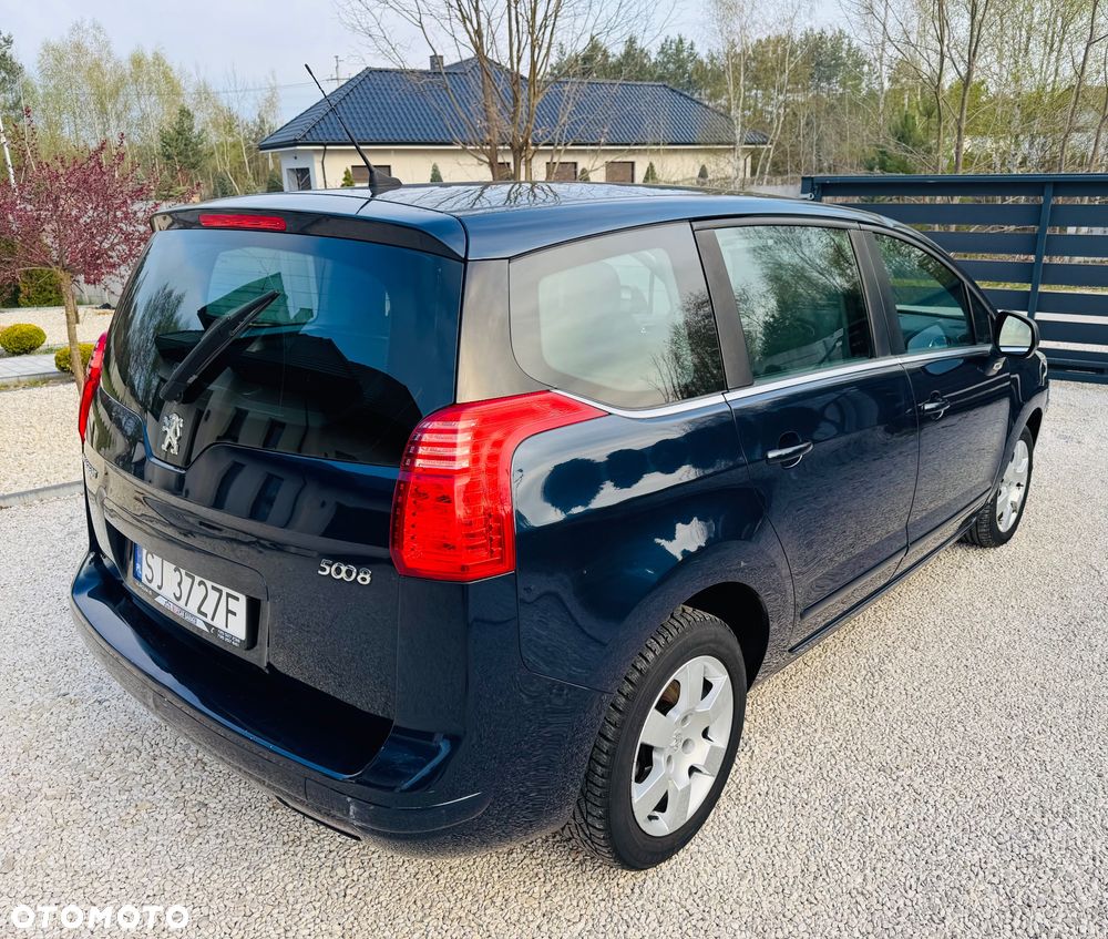 Peugeot 5008 1.6 THP Premium - 4