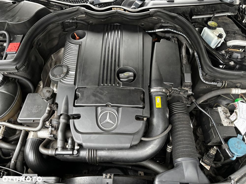 Mercedes-Benz Klasa C 180 CGI BlueEff - 12