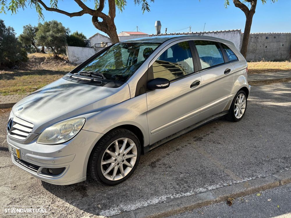 Mercedes-Benz B 180 CDi - 12