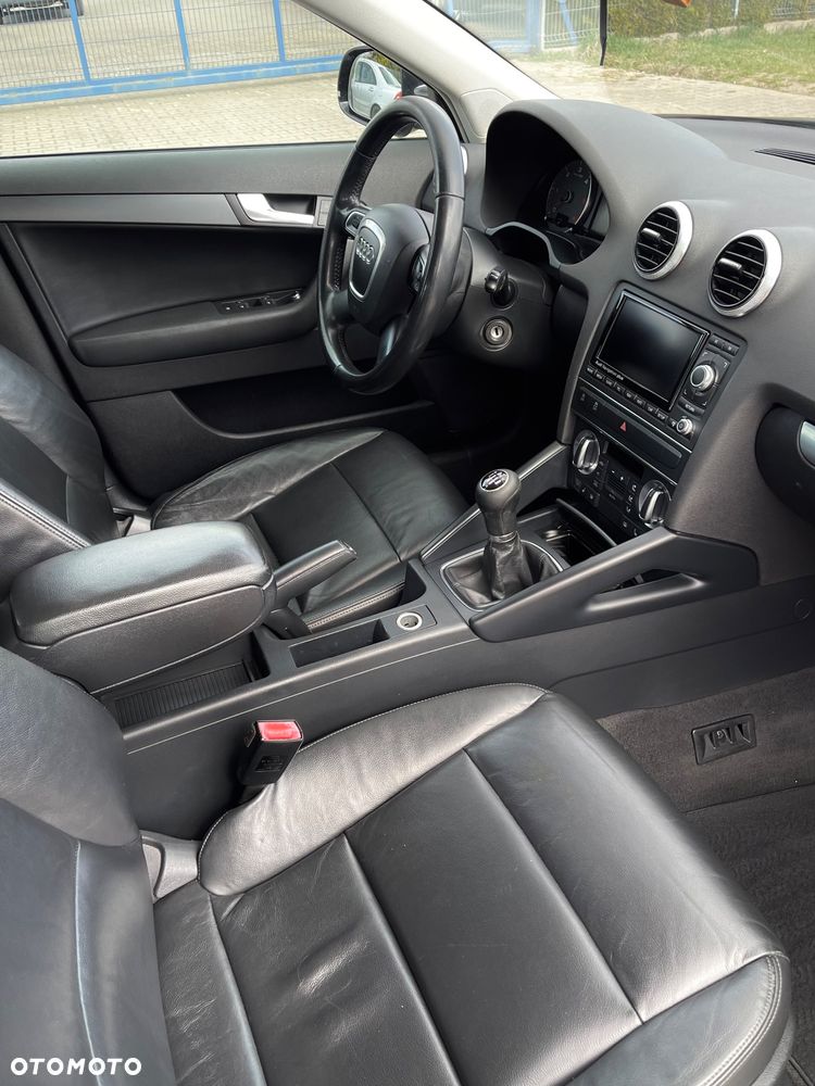 Audi A3 Sportback 1.6 TDI DPF Ambition - 11
