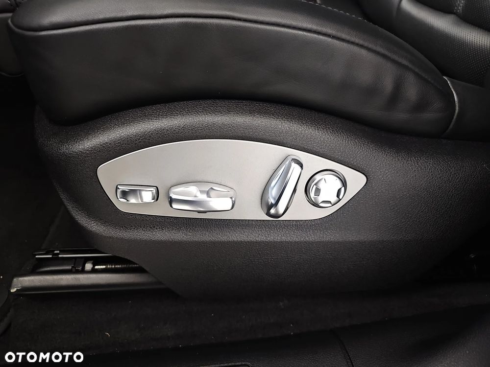 Porsche Macan T - 14