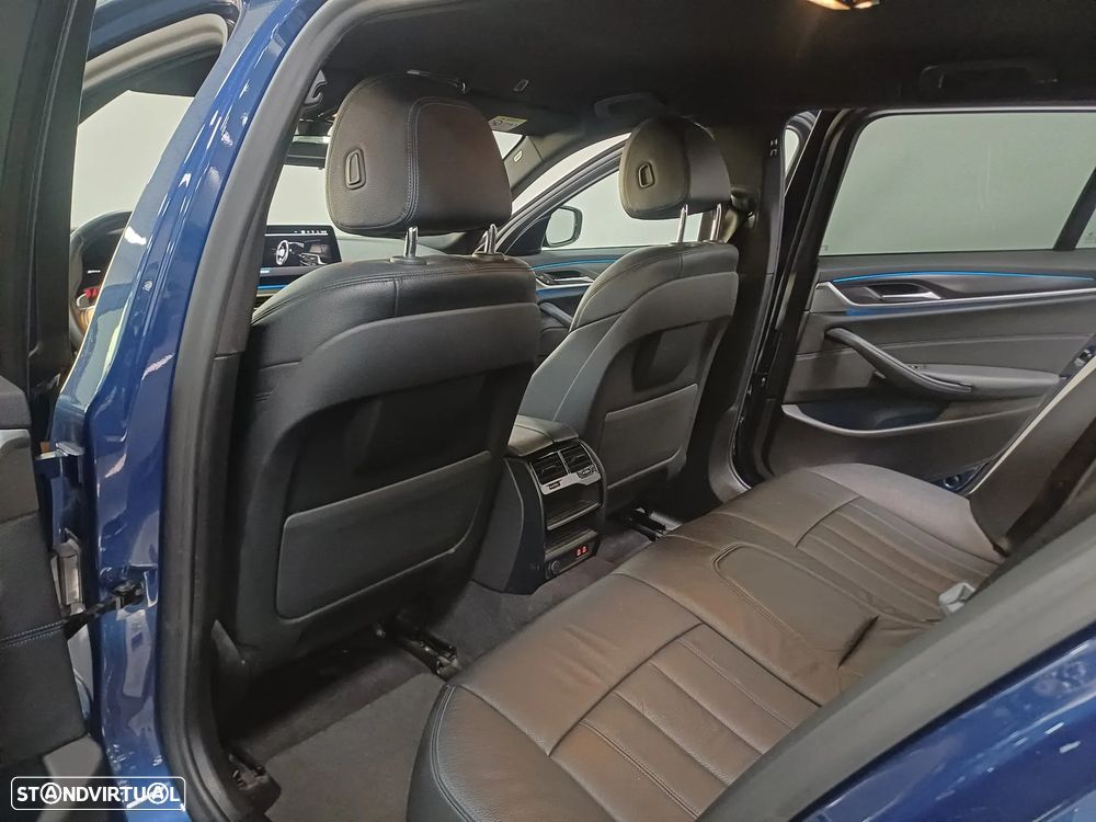 BMW 530 e Pack Desportivo M - 19