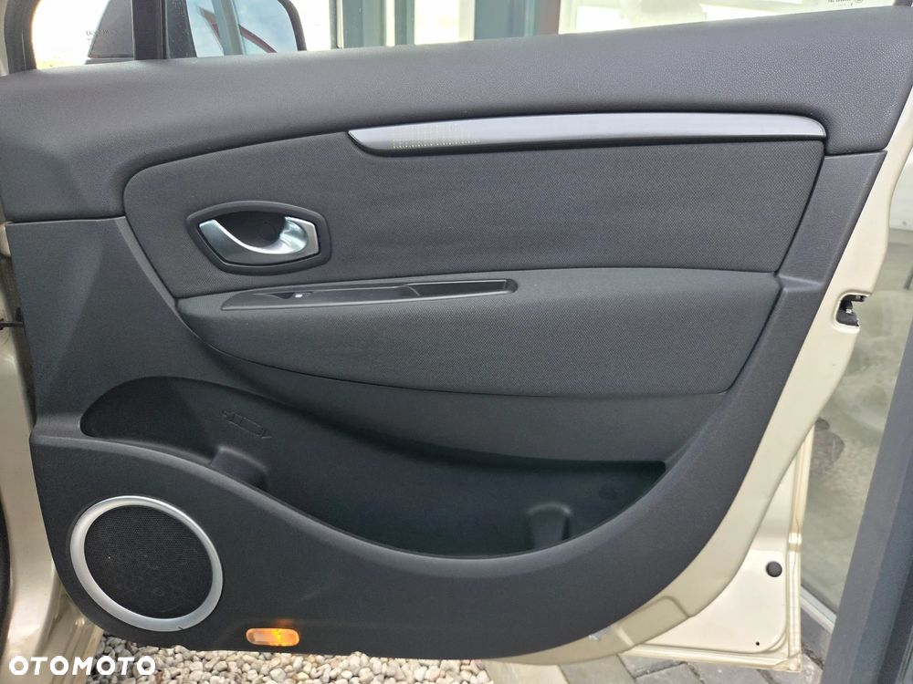Renault Scenic TCe 130 Luxe - 16
