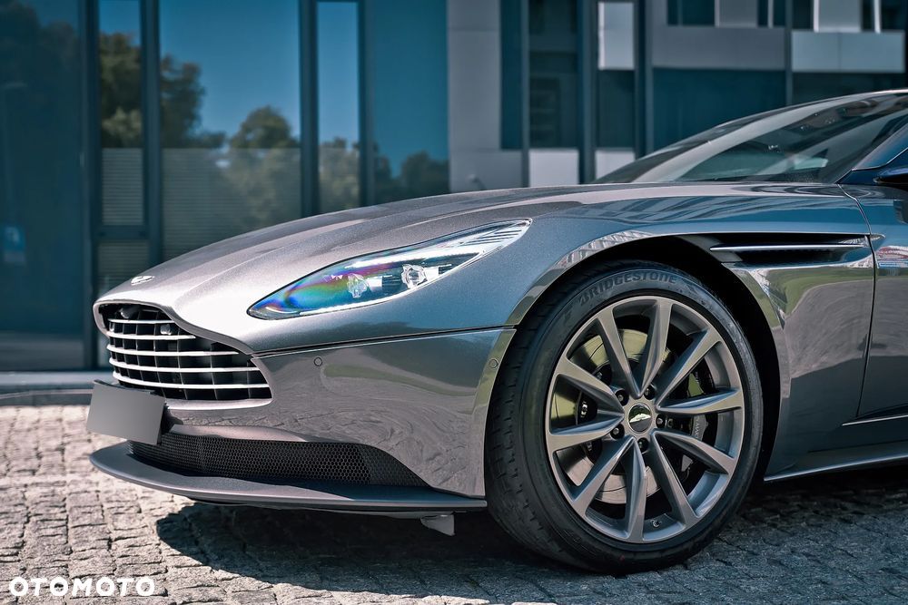 Aston Martin DB11 V8 Volante - 18