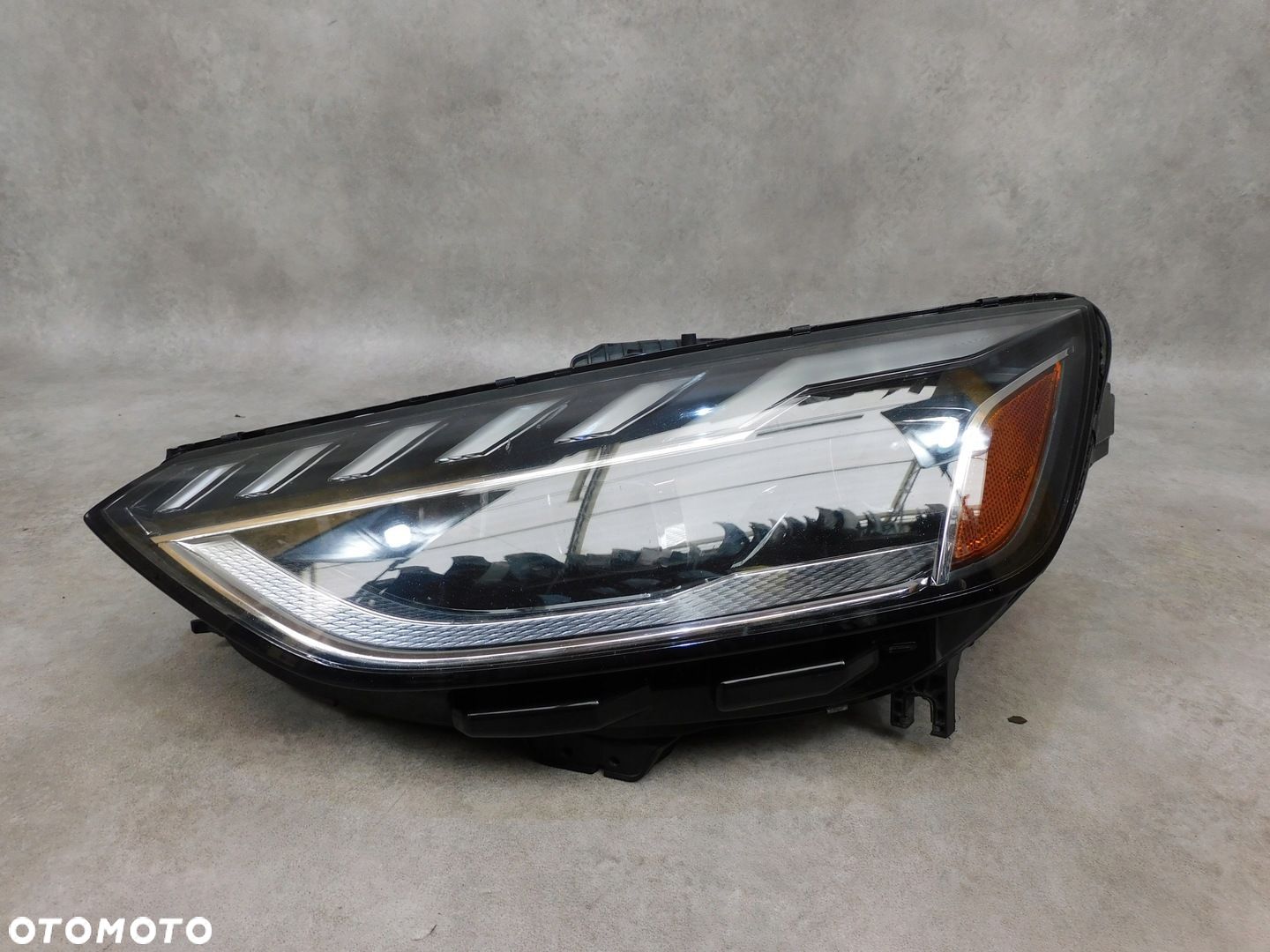 AUDI A4 B9 LIFT LAMPA LEWA MATRIX USA 8W0941035G - 1