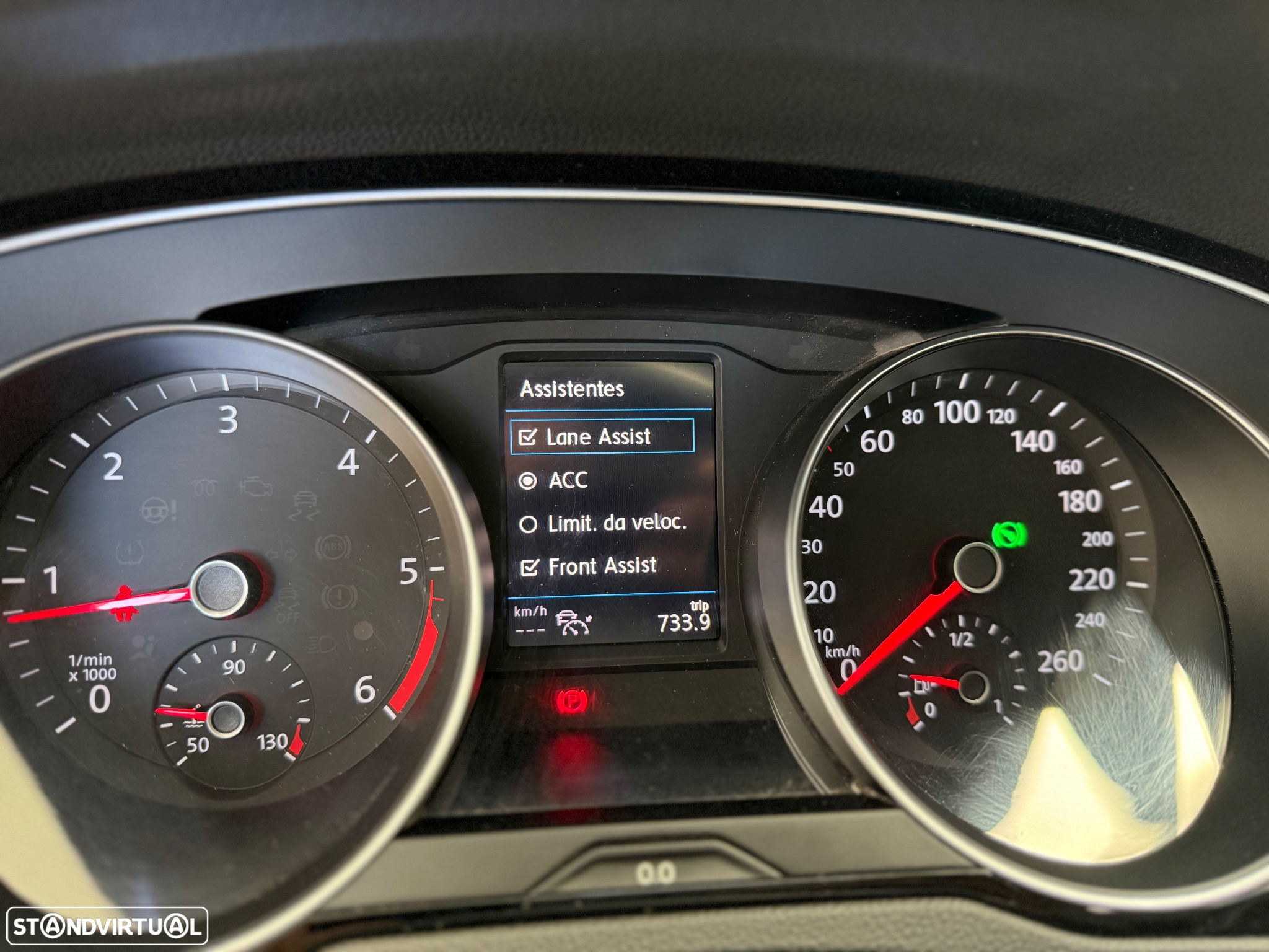 VW Passat Variant 1.6 TDI Confortline DSG - 16