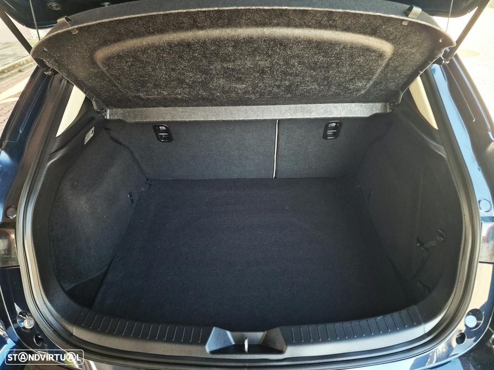 Mazda 3 Hatchback SKYACTIV-D 150 Exclusive-Line - 20