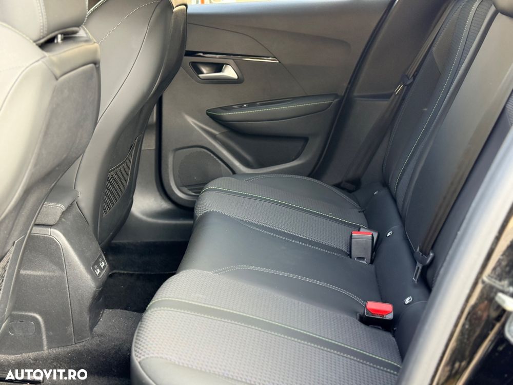 Peugeot 208 PureTech 100 EAT8 GT Pack - 13