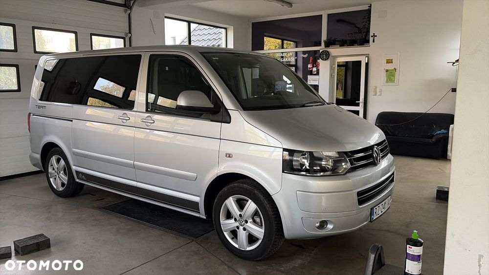 Volkswagen Multivan - 10
