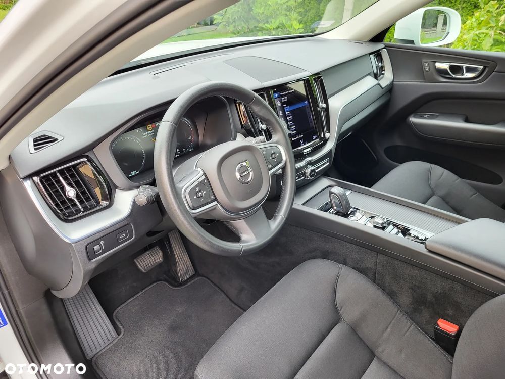 Volvo XC 60 T4 Momentum - 16