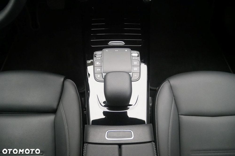 Mercedes-Benz CLA - 11