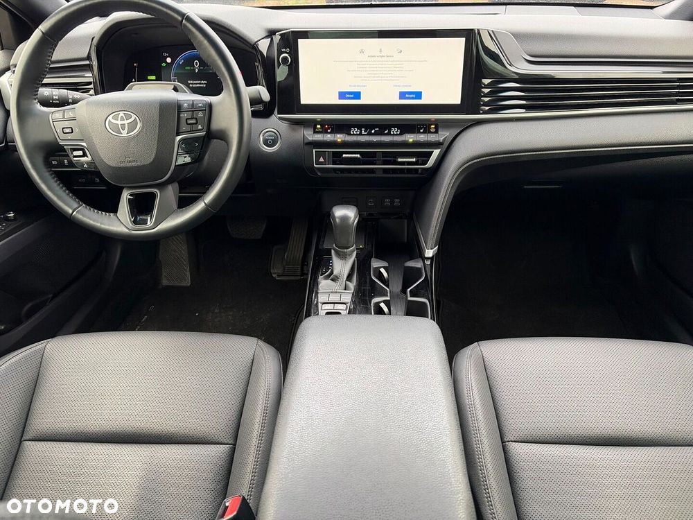 Toyota Camry - 12