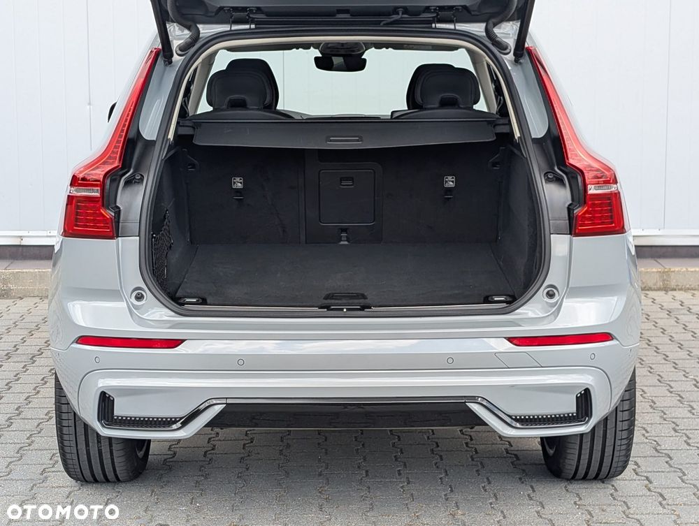 Volvo XC 60 B5 B AWD Plus Dark - 16
