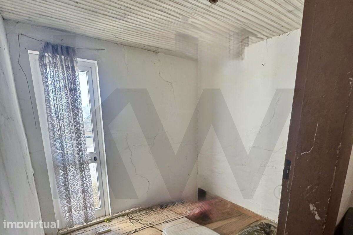 Moradia T3 para recuperar com vista Douro em Peso da Régua - Grande imagem: 5/23