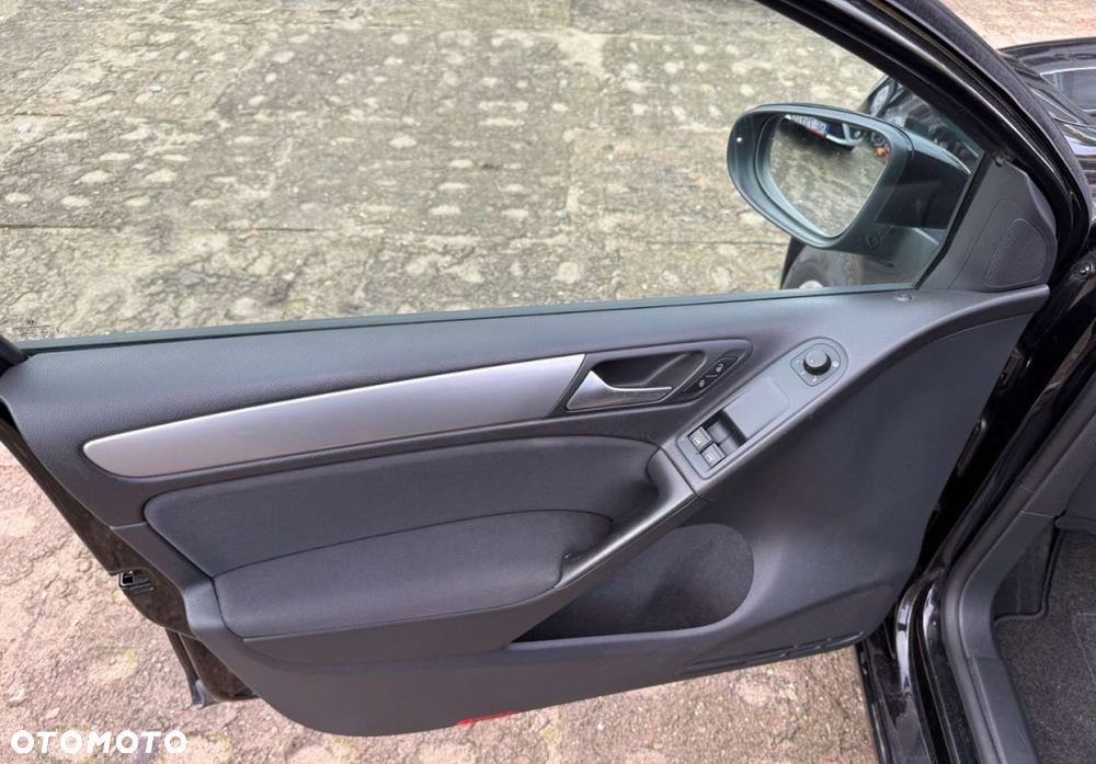 Volkswagen Golf - 11