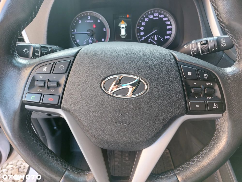Hyundai Tucson 2.0 CRDI BlueDrive Style 2WD - 15