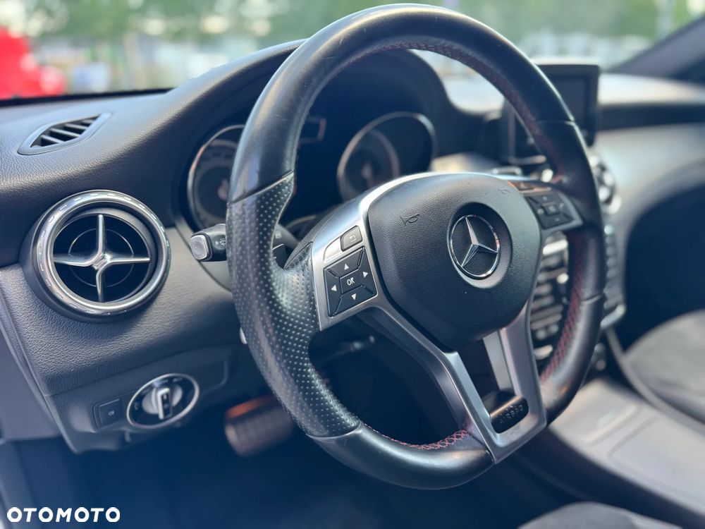 Mercedes-Benz GLA 250 4-Matic - 16