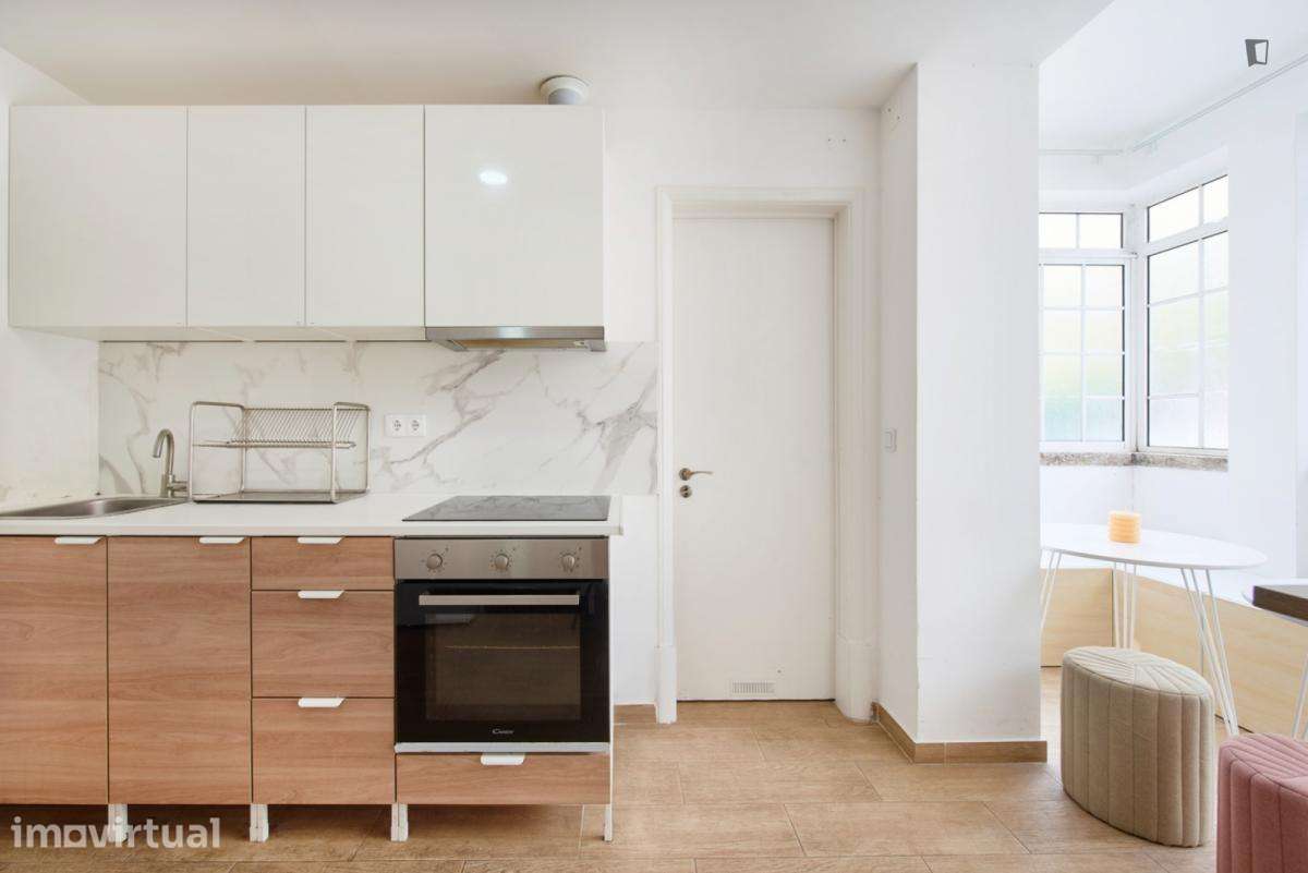 Quarto - localizado em Alameda Lisbon - Grande imagem: 4/30