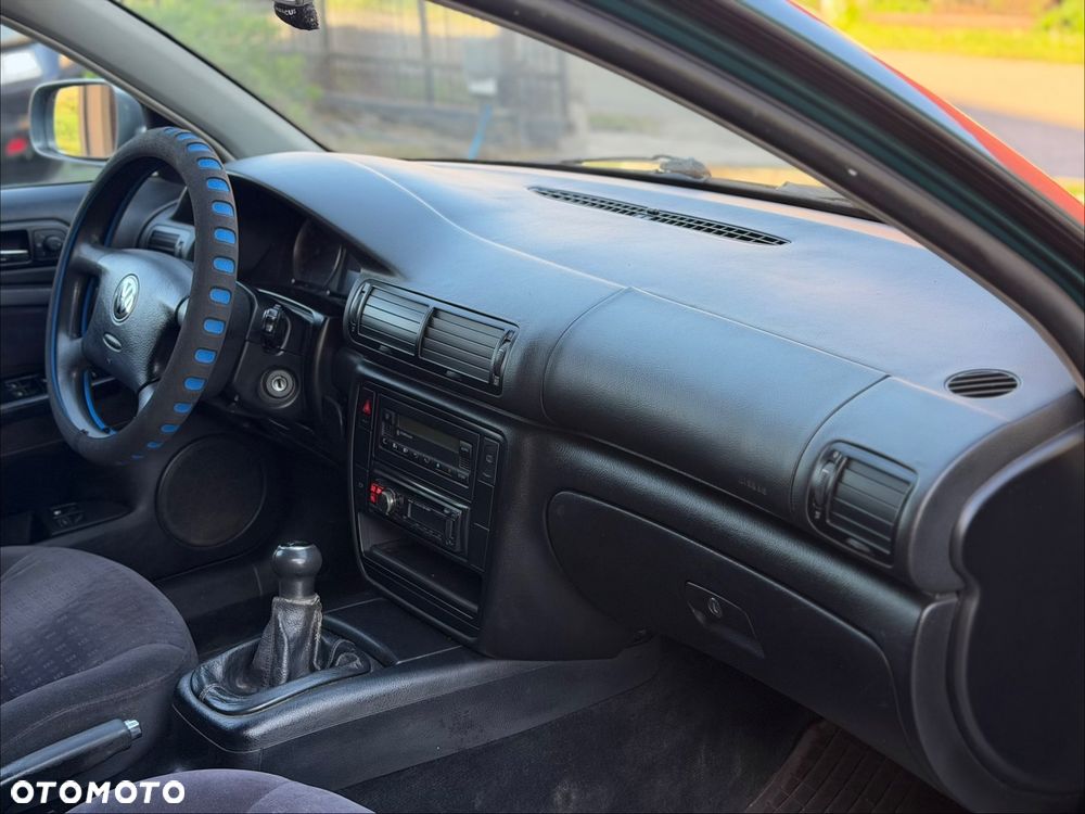 Volkswagen Passat 2.0 Basis - 14