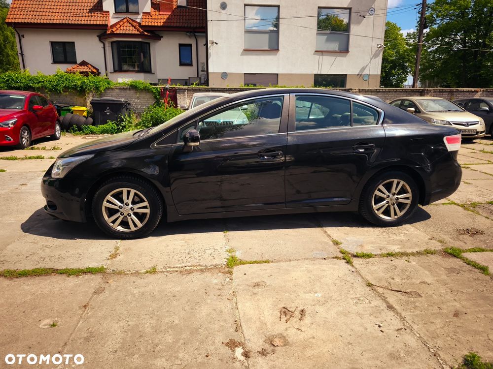 Toyota Avensis - 8