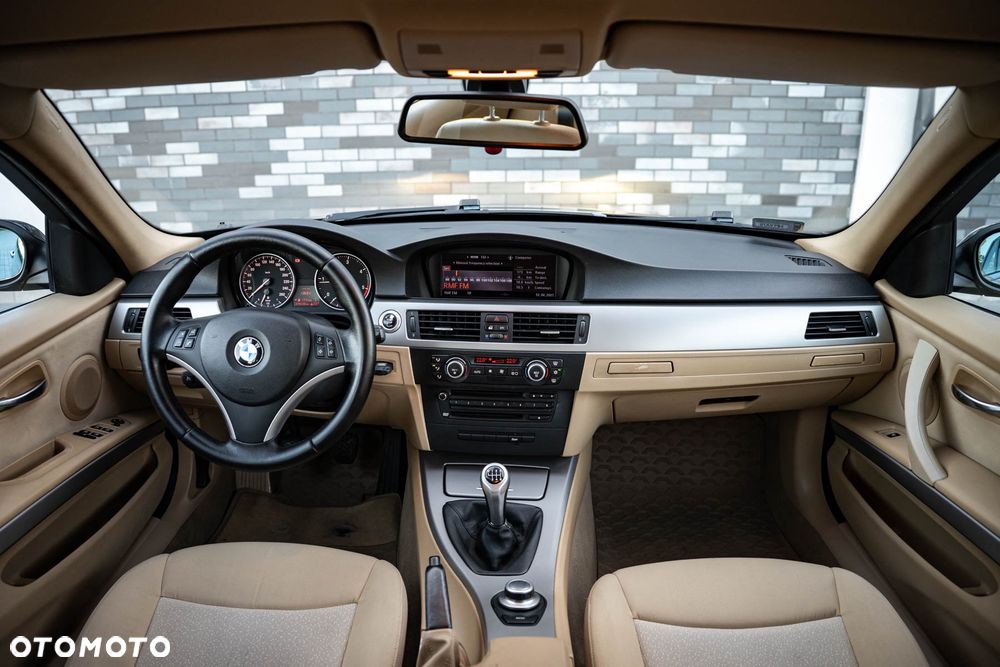 BMW Seria 3 320d - 26