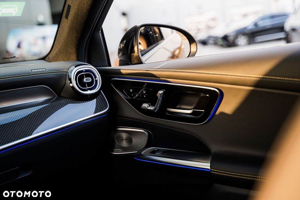 Mercedes-Benz GLC - 27