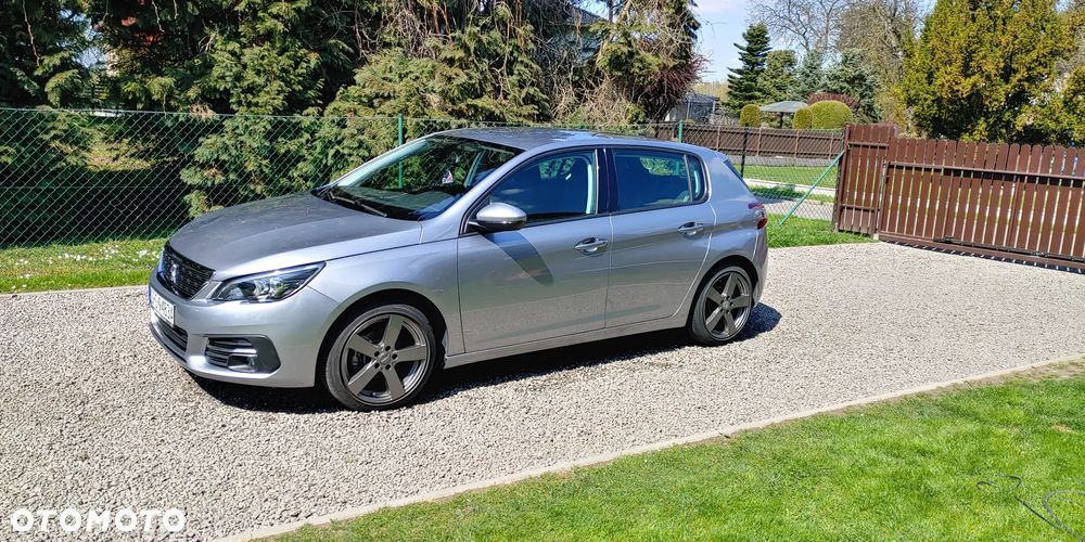 Peugeot 308 - 8