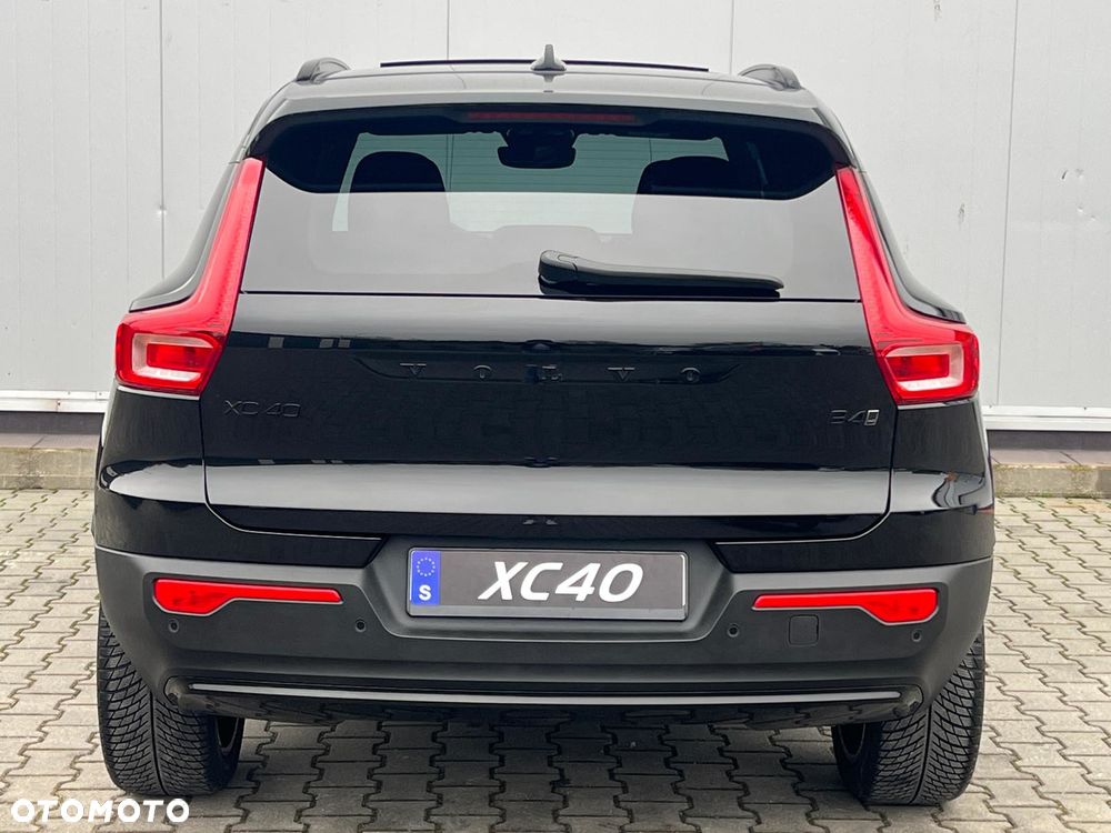Volvo XC 40 B4 AWD Ultimate Dark - 12