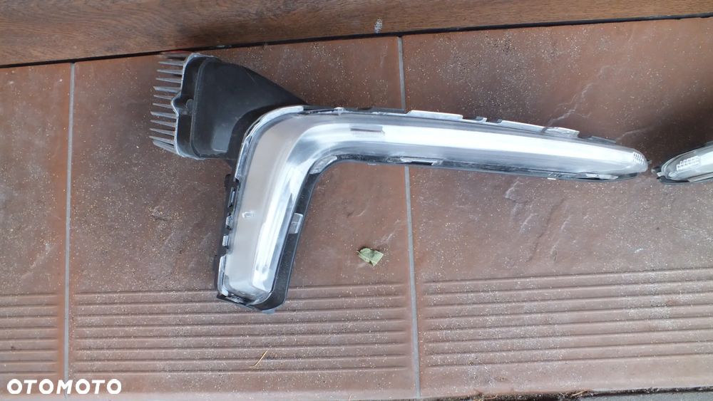 Lampa dzienna DRL lewe  Ford Mondeo MK5 Lift - 2