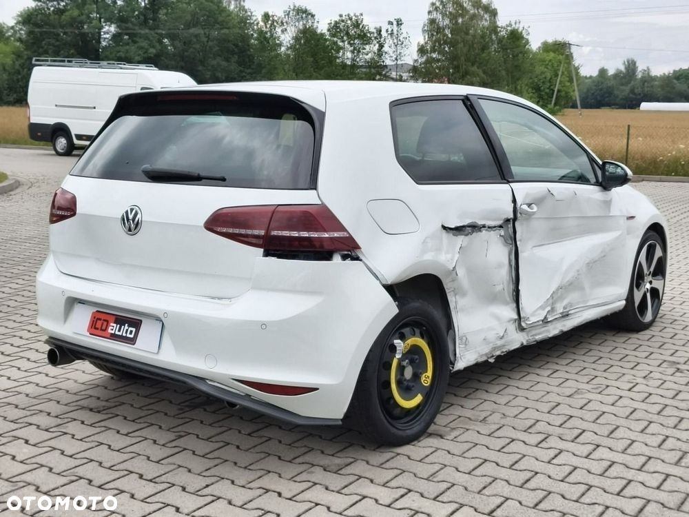 Volkswagen Golf - 7