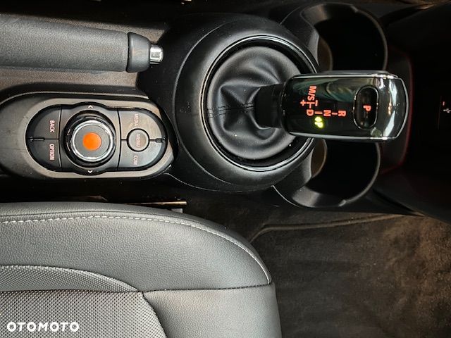 MINI Cooper Essential Trim - 9