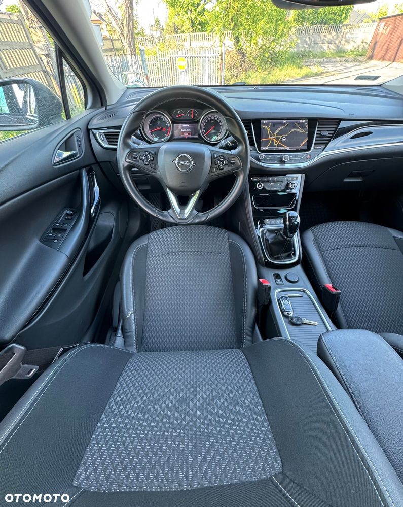 Opel Astra 1.4 T Enjoy S&S - 12