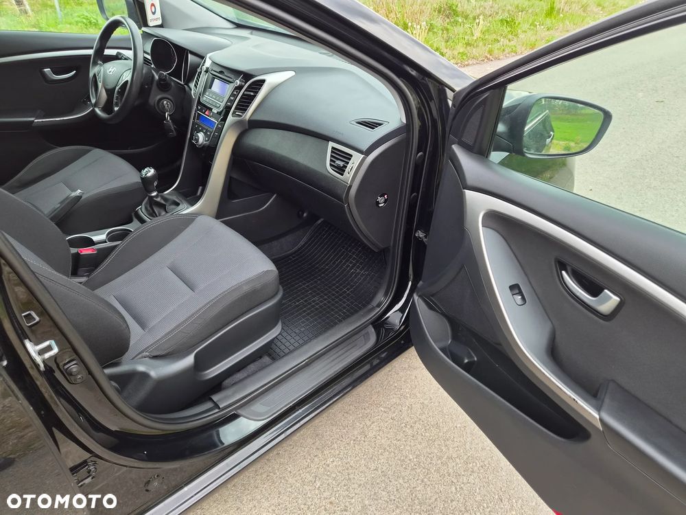 Hyundai i30 1.4 CRDi Premium - 14